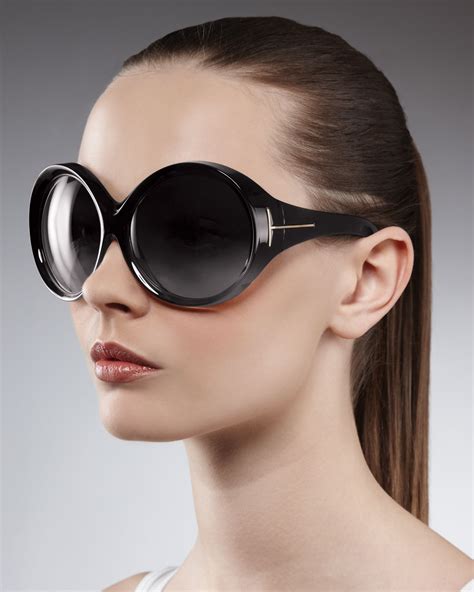 oversized round black sunglasses